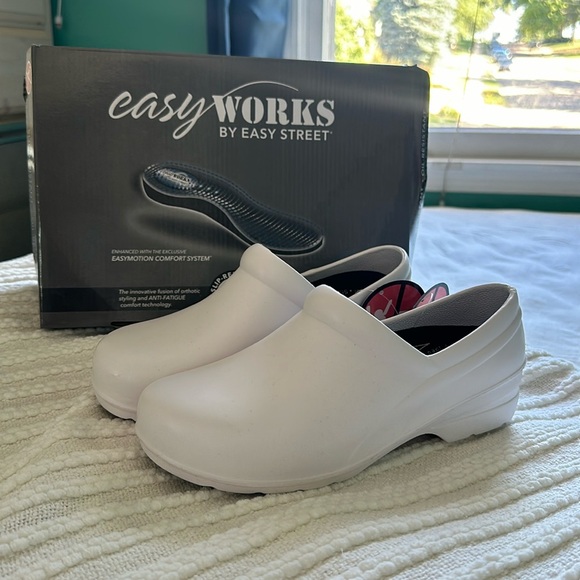 Selling shoes for nursing, kitchen or whatever use you want. They are anti slip. - Picture 1 of 3